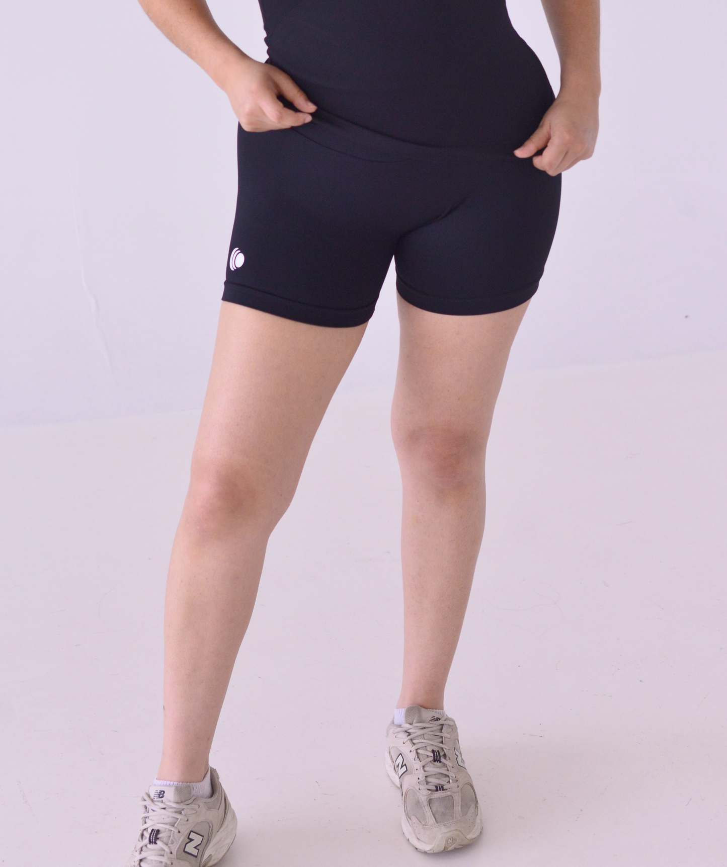 Essence Seamless Soft Contour Shorts